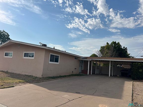 3rd image of 1606 W Hermosa Dr
