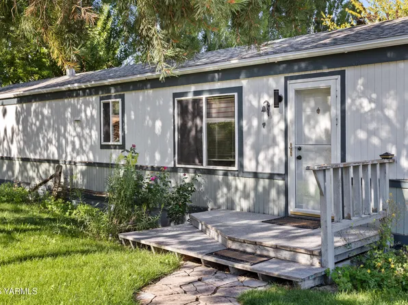 1100 Selah Heights Rd, Selah, WA 98942