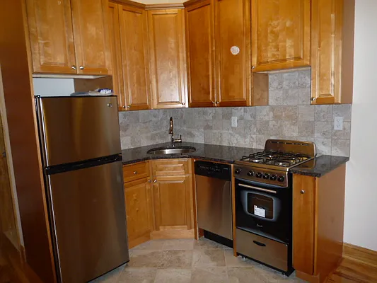 Rented by New Yorker Realty | media 20