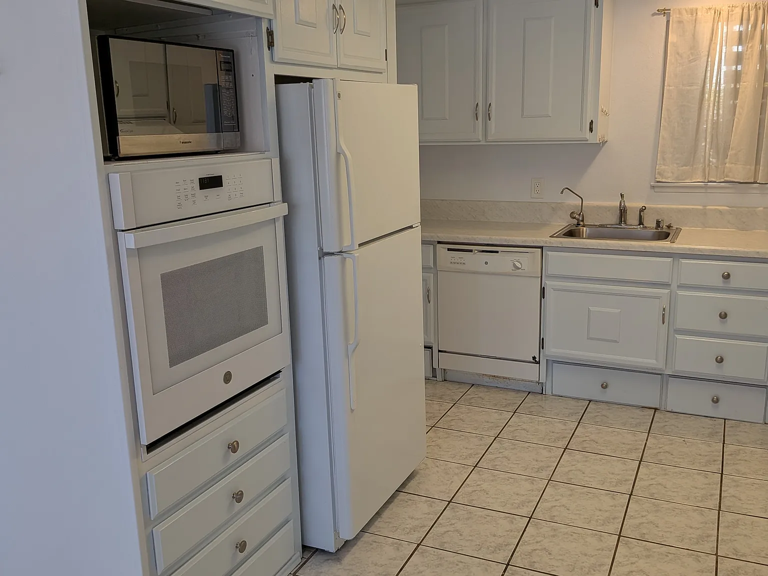 2 bed, 1057 sqft, $2,945 — Photo 4