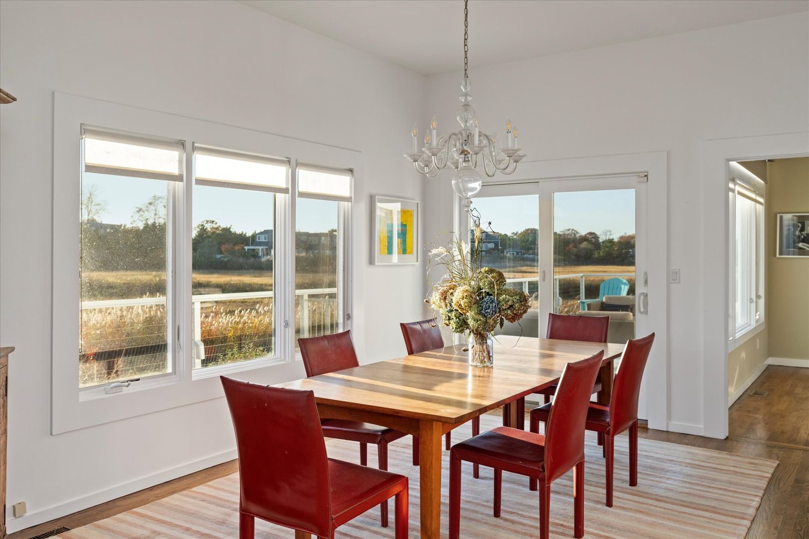  Natural flora and fauna in this beautiful dining area that leads to its outdoor lounge area