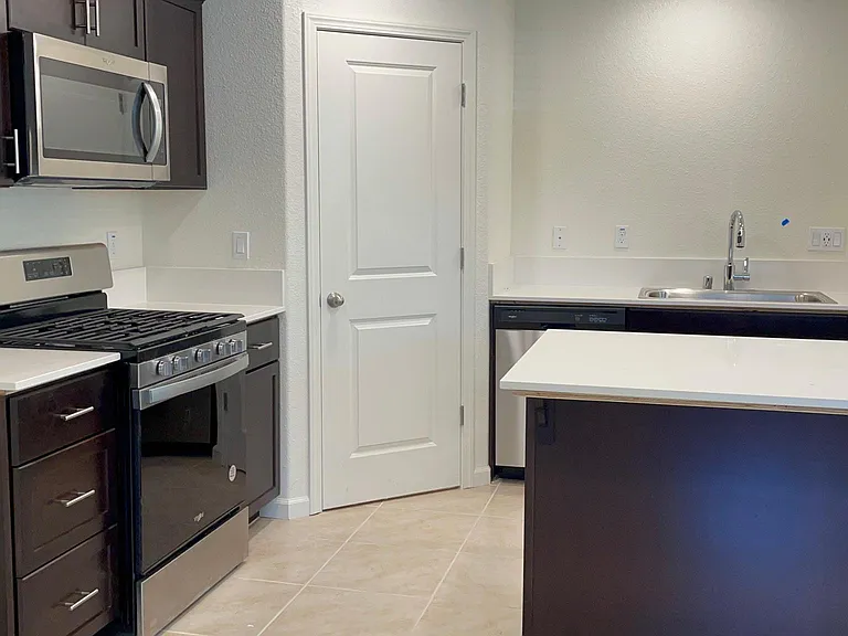 3120 Montgomery Ln — Photo 14