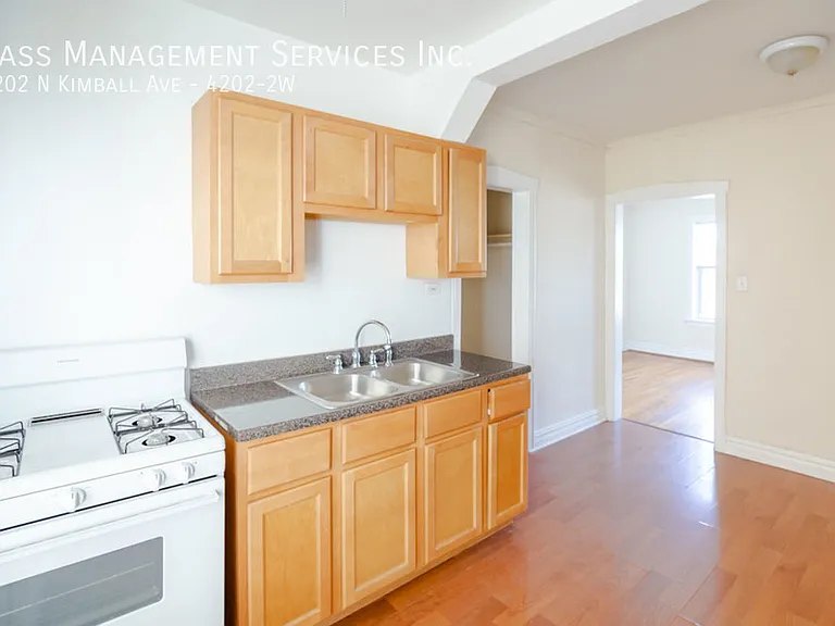 3402-08 W Berteau/4202-06 N Kimball — Photo 5