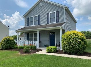 2220 Forest Rdg, Hebron, OH 43025