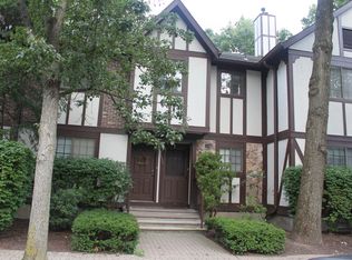 1808 Faulkner Ct, Mahwah, NJ 07430