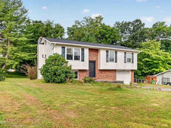 105 Popular Grove Rd, Elizabethton, TN 37643