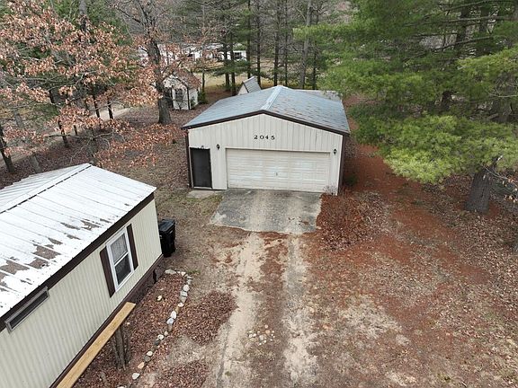 5th image of 2045 W Park Ln