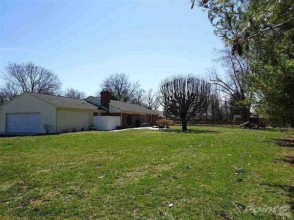 2nd image of 1501 Oriole Dr