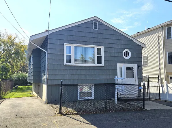 75 Standish Rd, Revere, MA 02151