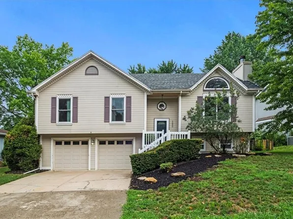 1000 E Oakview St, Olathe, KS 66061
