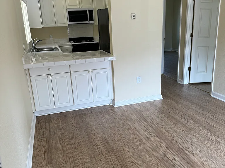 253 Monroe St — Photo 4