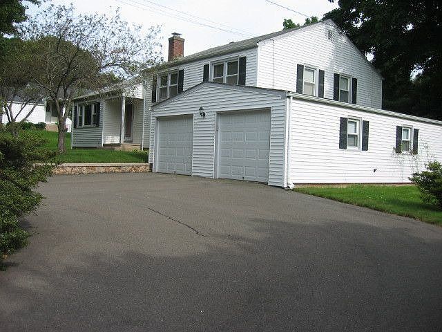 2nd image of 33 Pine Orchard Rd