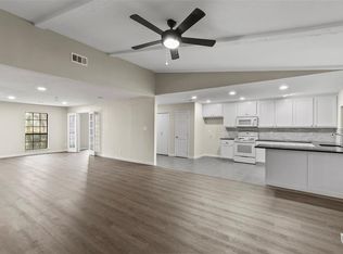 2101 Victoria Rd, Carrollton, TX 75007