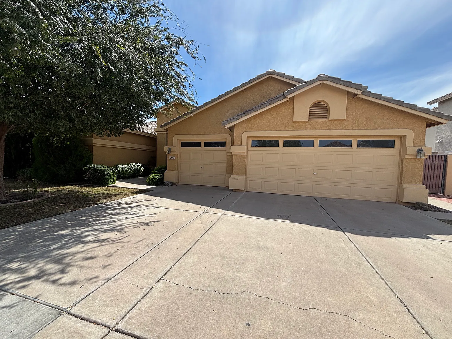 5 bed, 2374 sqft, $2,875 — Photo 2