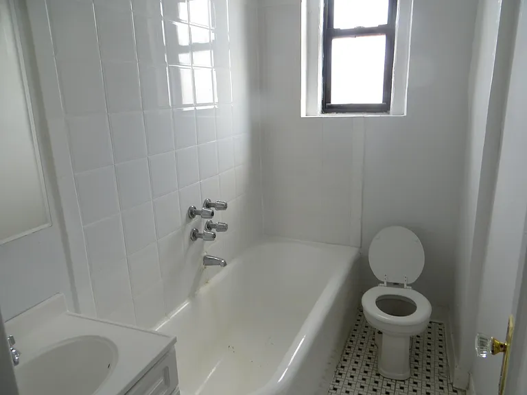 2146 Barnes Ave #5 — Photo 4