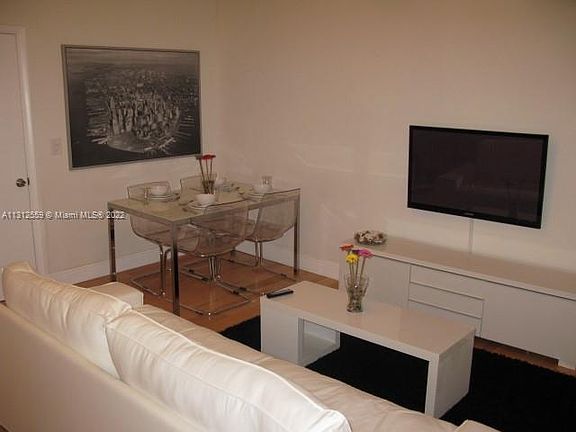 3rd image of 842 Meridian Ave APT 2B