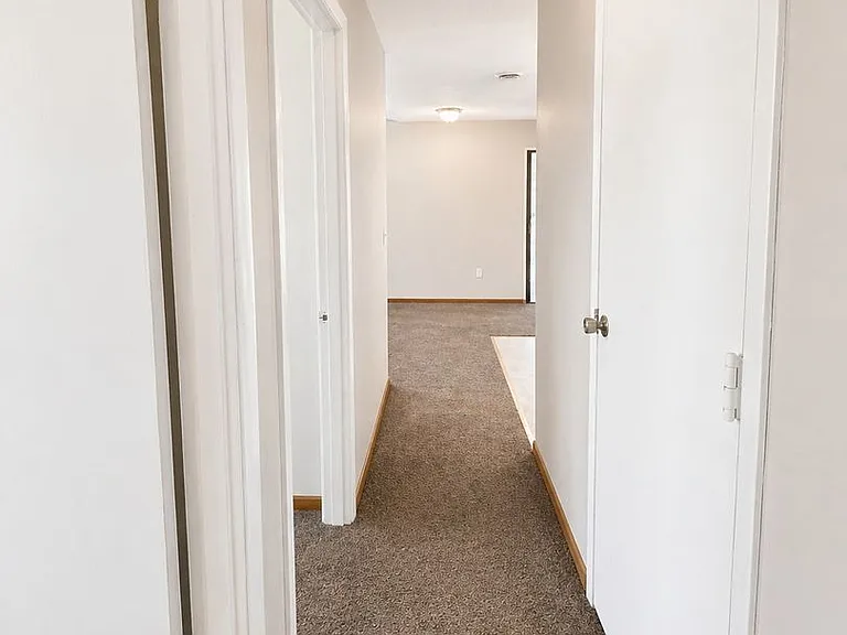 233 Ridgewood Ave — Photo 13