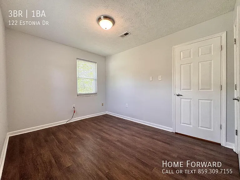 122 Estonia Dr — Photo 11