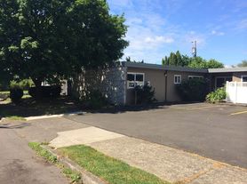 4321-4331 & 4342 One, Portland, OR