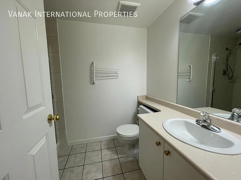 137 W 17th St #205 — Photo 12
