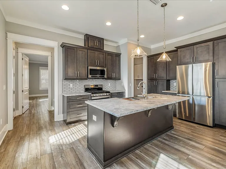 4072 Biltmore Ave — Photo 18