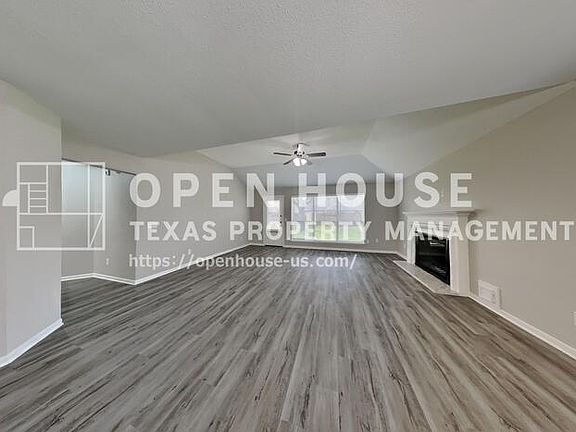 4th image of 802 Sierra Lake Dr