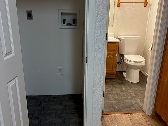 5th image of 501 S A St