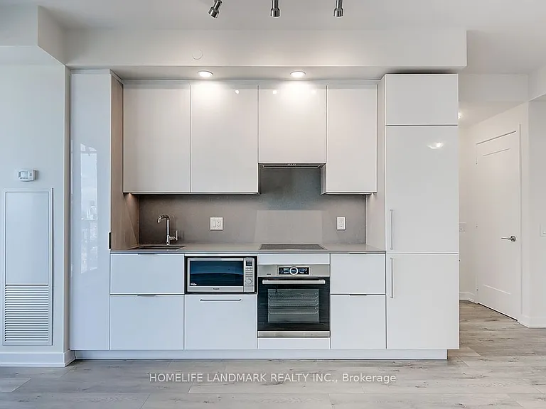 28 Freeland St #1708 — Photo 14