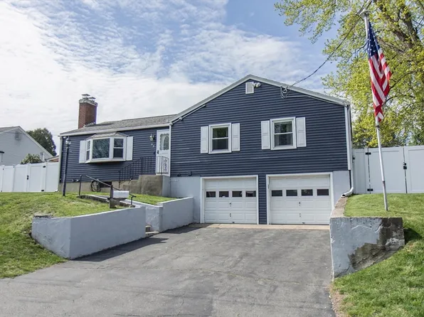 97 Pondview Dr, Chicopee, MA 01020