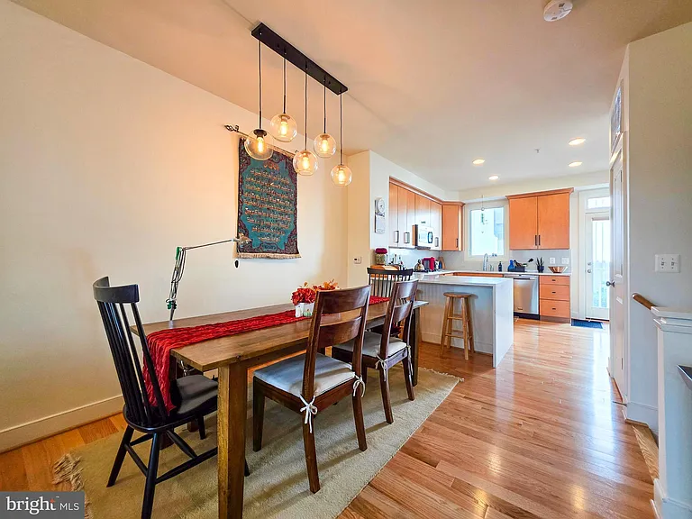 729 N Alfred St — Photo 8