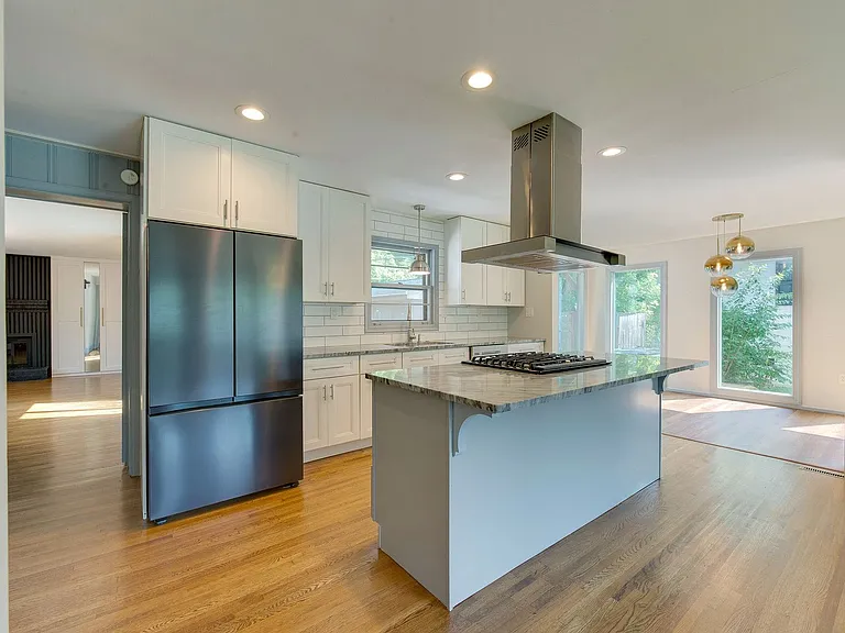 3921 Sheffield Dr — Photo 13