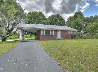 643 S Monte Vista Dr, Glade Spring, VA 24340