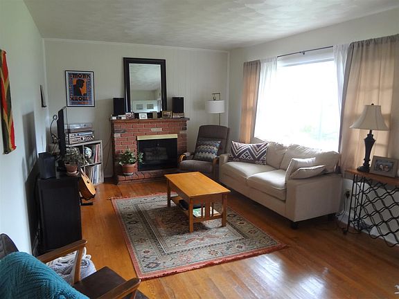 2nd image of 1194 Dale Cir