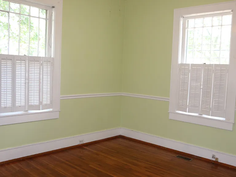 115 Robinson St — Photo 23