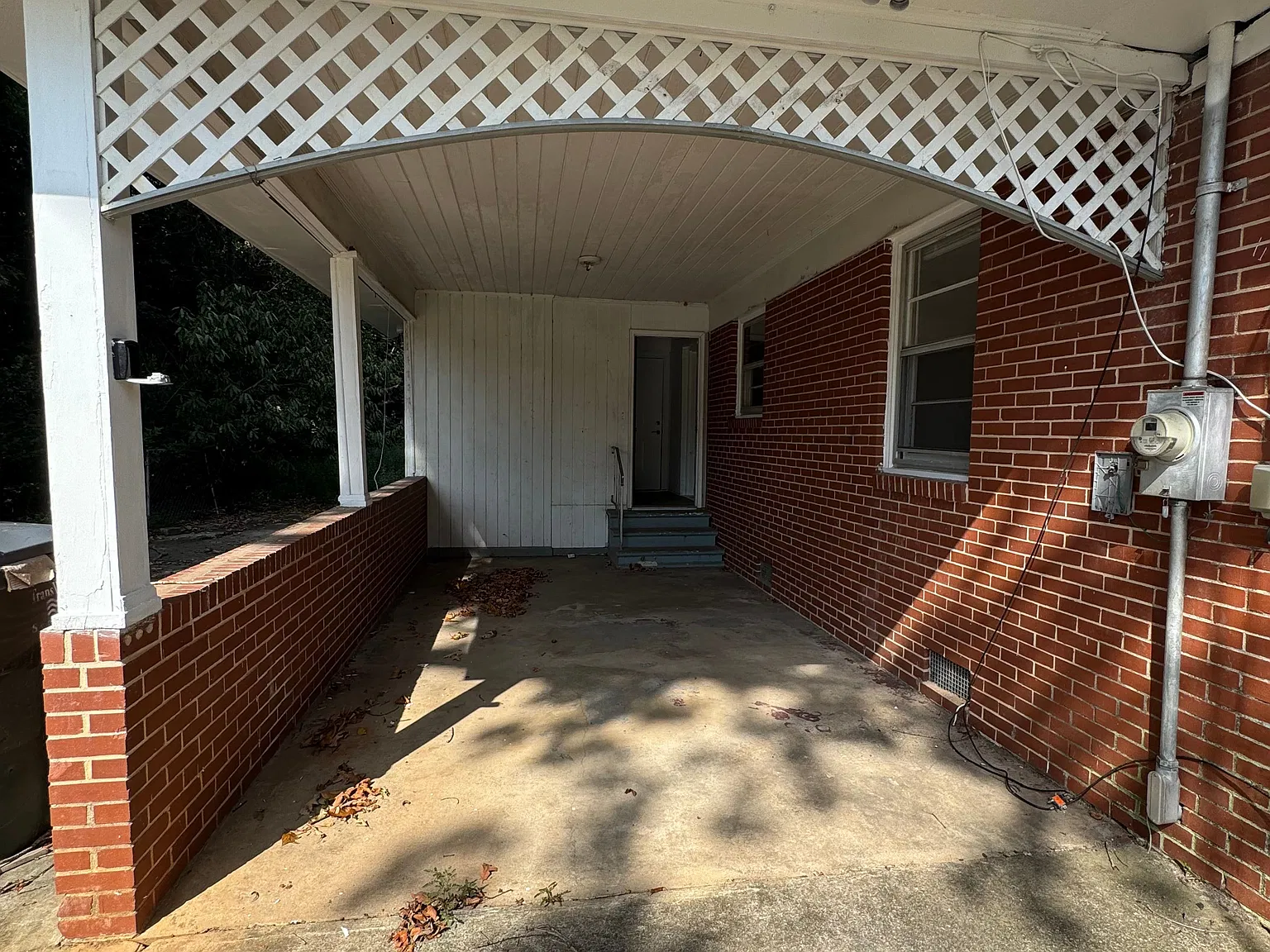 4 bed, 2.0 bath, $1,600 — Photo 2