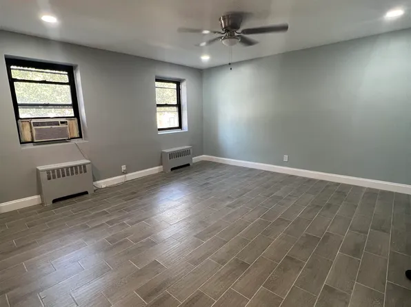 165 Vroom Street image 10 of 11