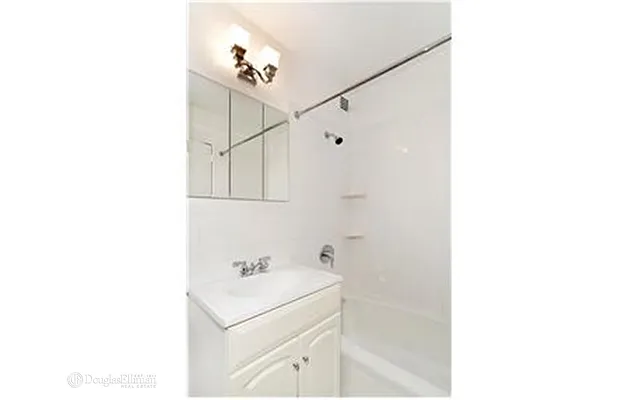 Rented by Douglas Elliman | media 19