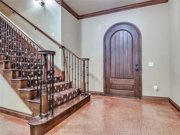 4th image of 916 W Nandina Way