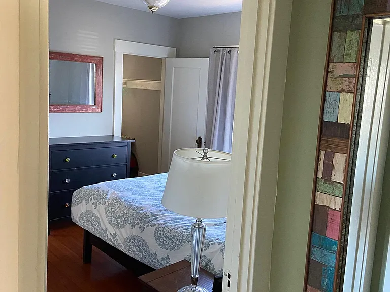 2400 Grant St — Photo 3