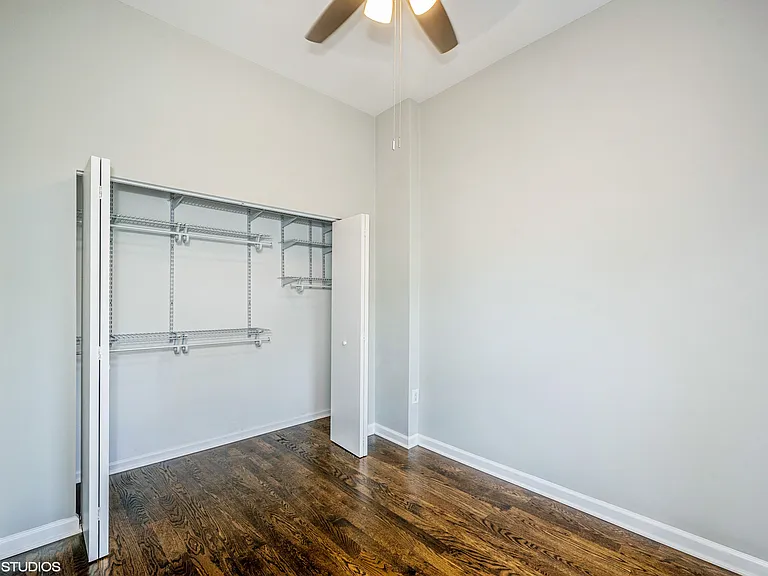 2528 N Burling St #2F — Photo 5