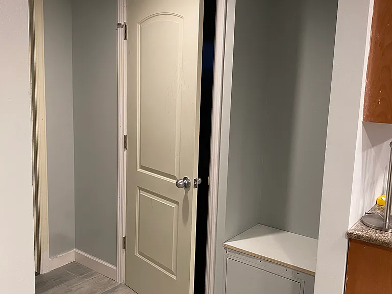 2 Secon Floor Norwalk Ct — Photo 9