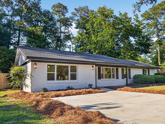 3rd image of 117 Camelia Dr