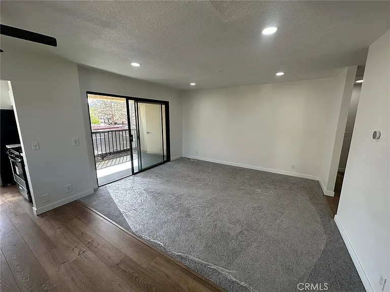 2554 Olive Dr #34 — Photo 2