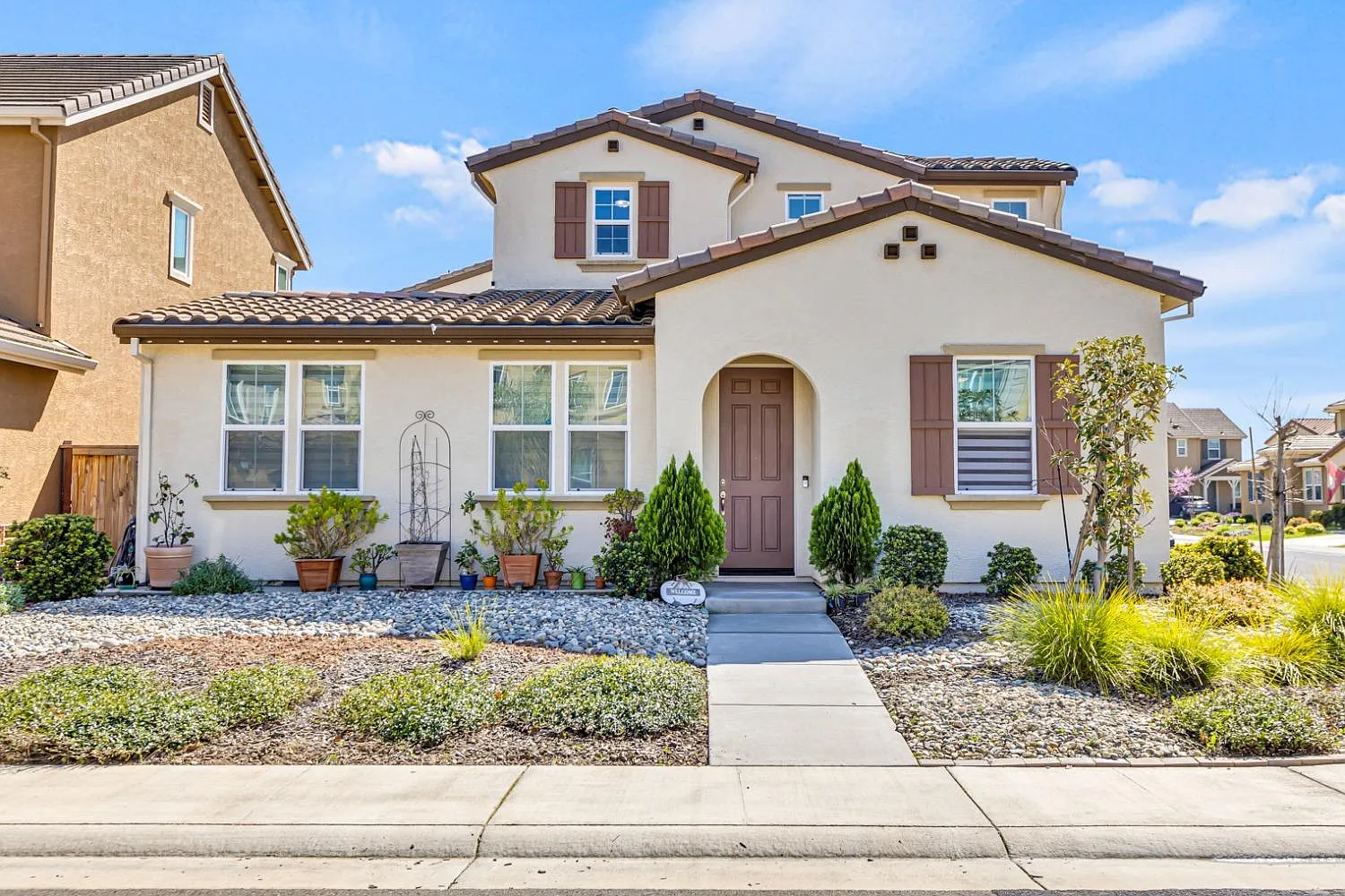 8700 Esperia Way photo 1