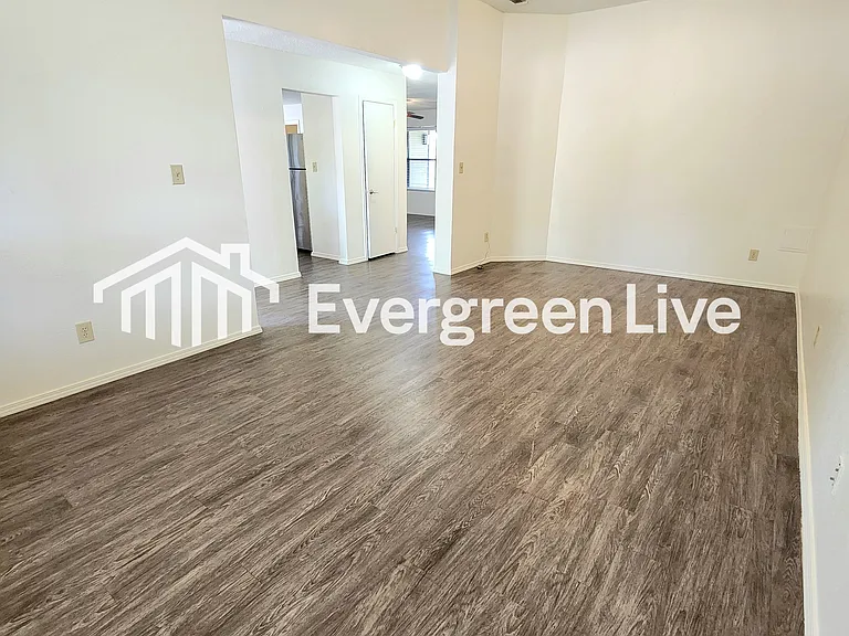 2240 Zuni Ct — Photo 4