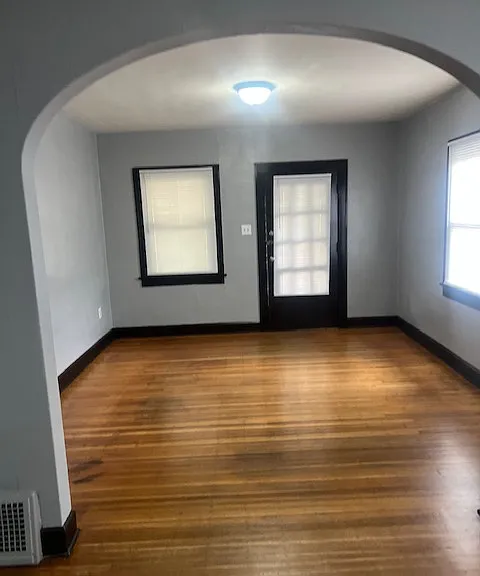 4216 Graceland Ave — Photo 1