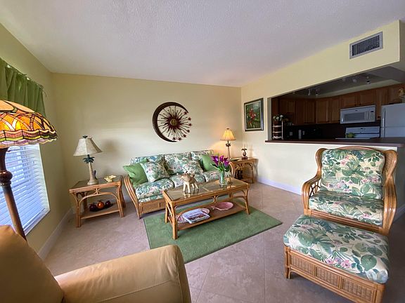 3rd image of 311 Wellington D