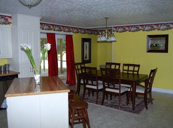 4th image of 230 Kelly Dr