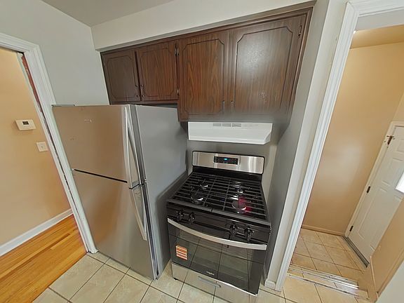 4th image of 17404 Lowell St