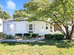 1207 Campbell Ave, Wheaton, IL 60189